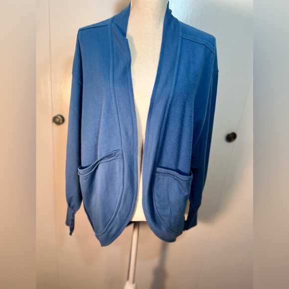 LuLa Roe NWT Blue Open-Front Fleece Jacket Women’s Size S Distressed - Picture 2 of 8